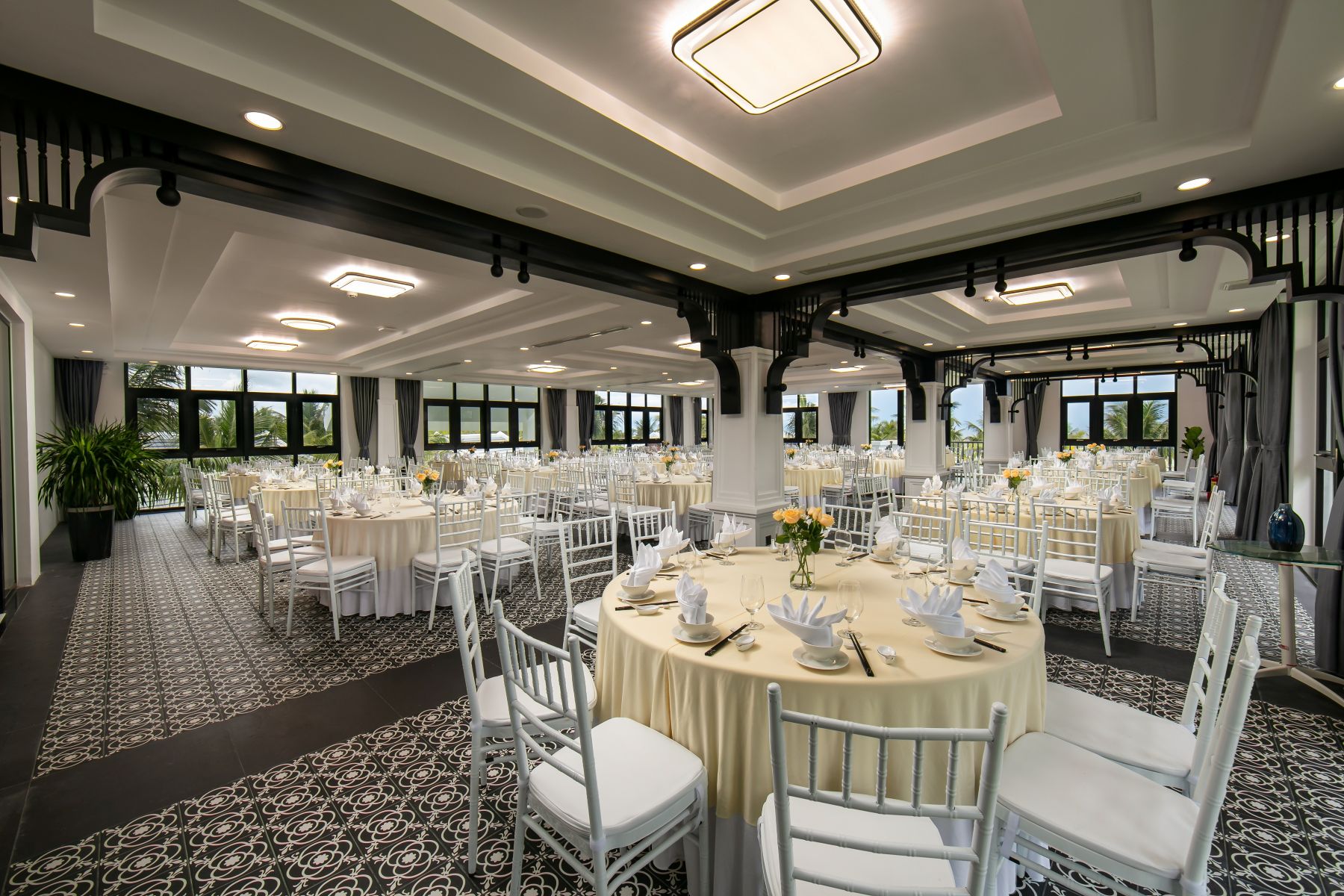Thang Binh Ballroom with banquet style 1.2 (1)