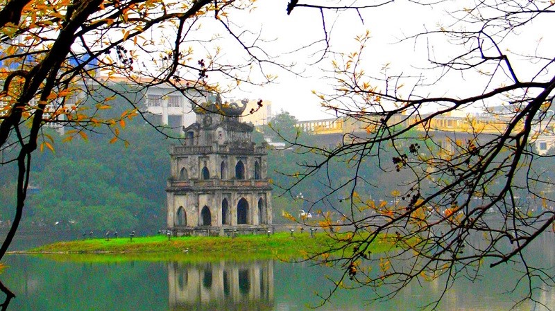 hoan-kiem-lake