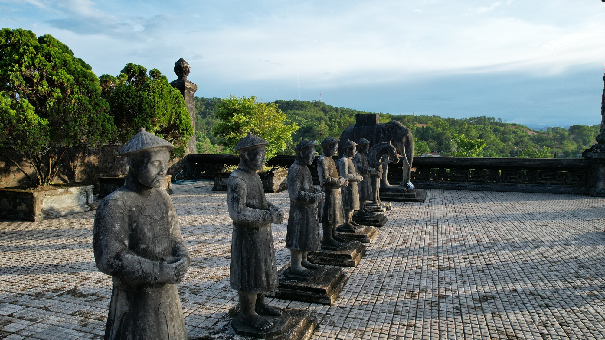 Khai_Dinh_Tomb (4)
