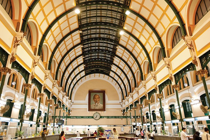 Architecture-of-Saigon-Central-Post-Office