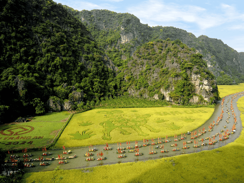 Tam Coc - Bich Dong (source: Xe Viet Nam)