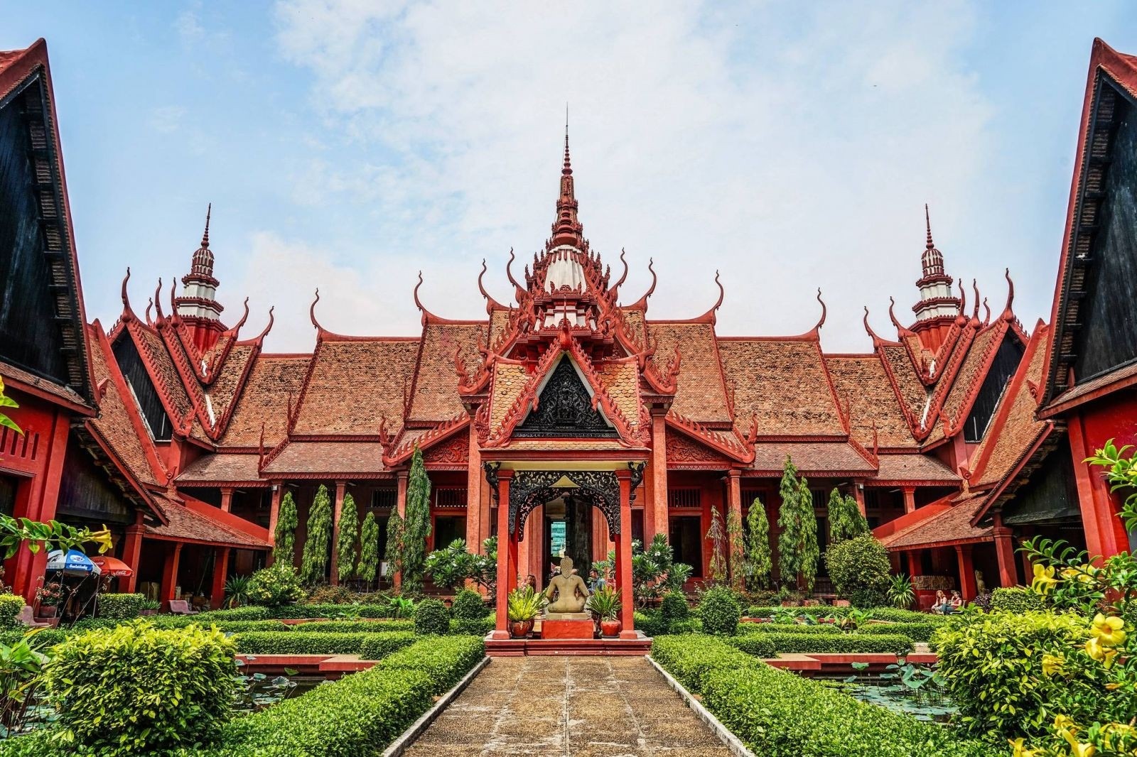 Traveling to Phnom Penh during the rainy season (Source: Dat Viet Tour)